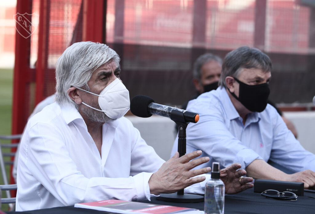 independiente deudas